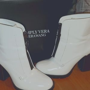 Vera Wang Boots